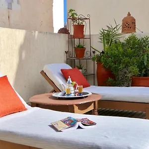 https://riad-orange-cannelle.essaouirahotels.net